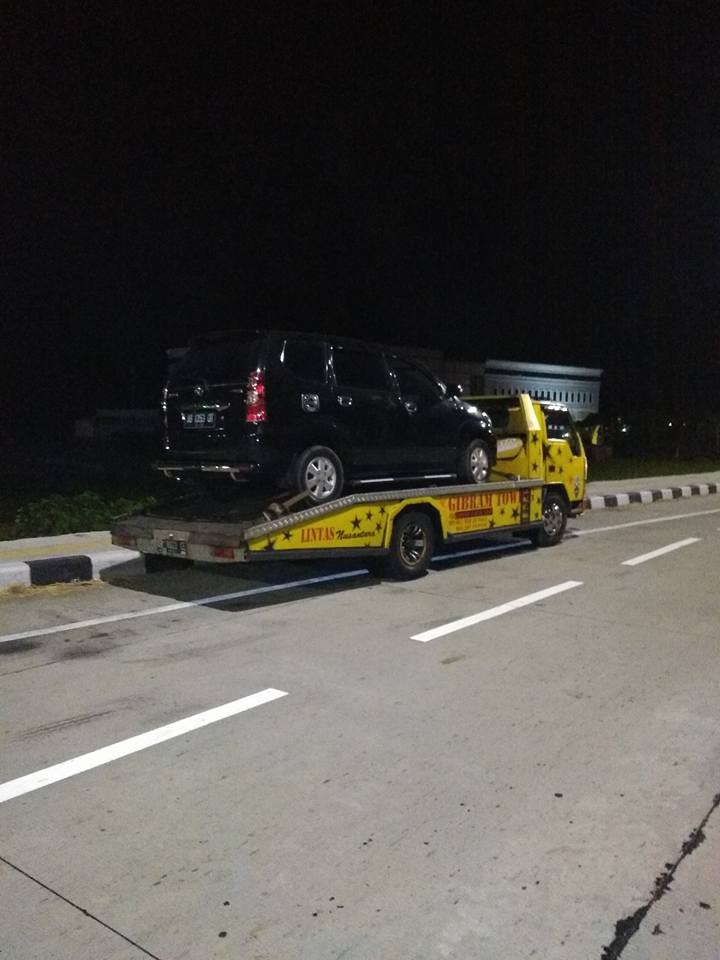 JASA TOWING MOBIL SLEMAN 085101189443